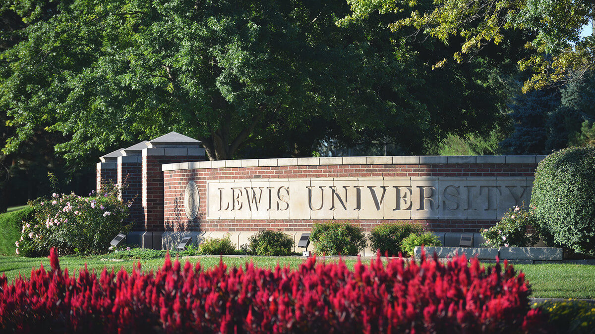 Lewis University - Romeoville, IL | Cappex du học Mỹ